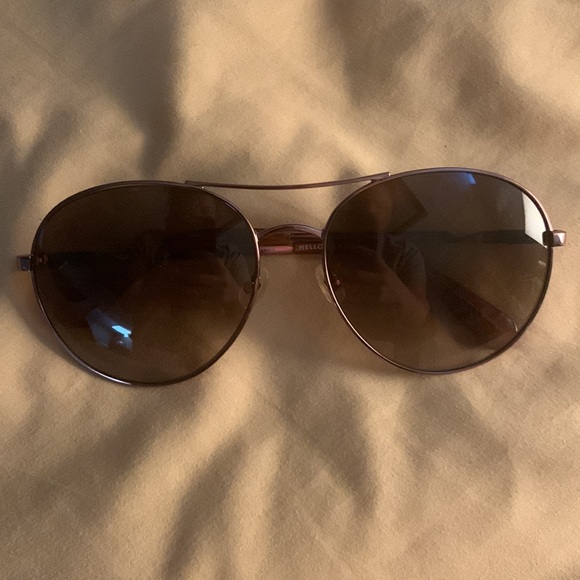 *NEW* Kate Spade Sunglasses. - Picture 3 of 4